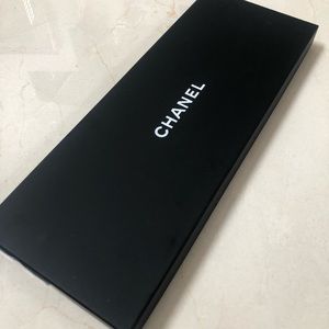 Chanel necklace empty box
